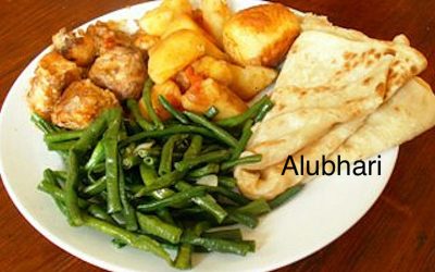 Alubhari (roti gevuld met aardappel)